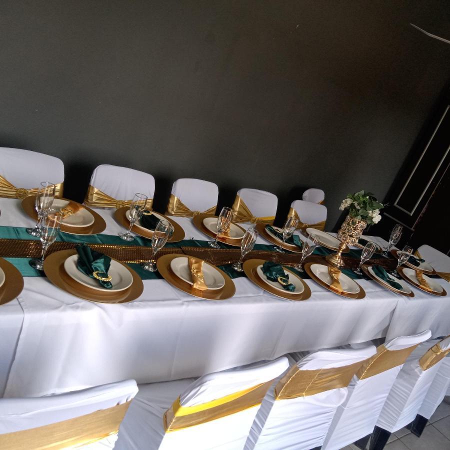 Suits Guest House & Bar Carletonville Екстериор снимка